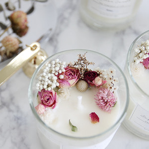 Blooming message  soy candle